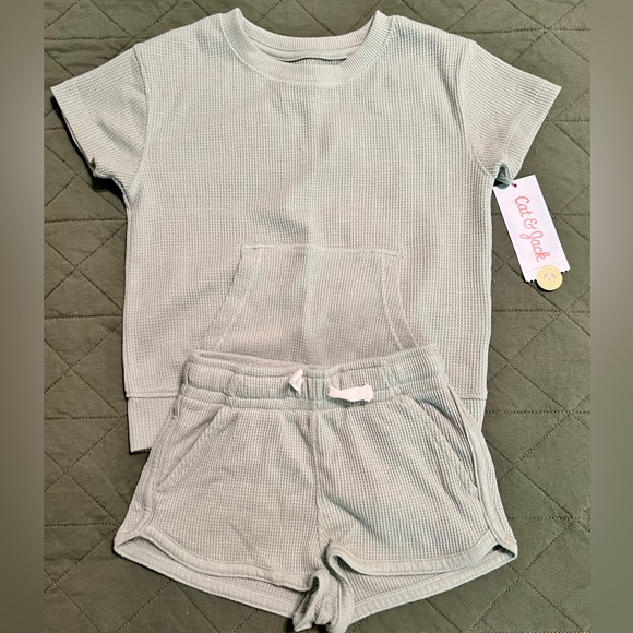 Cat & Jack Matching Set. - Picture 4 of 5